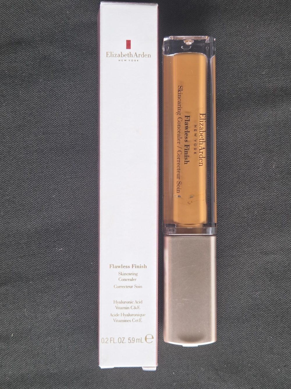 Elizabeth Arden Flawless Finish Skincaring Concealer - Warm Tan